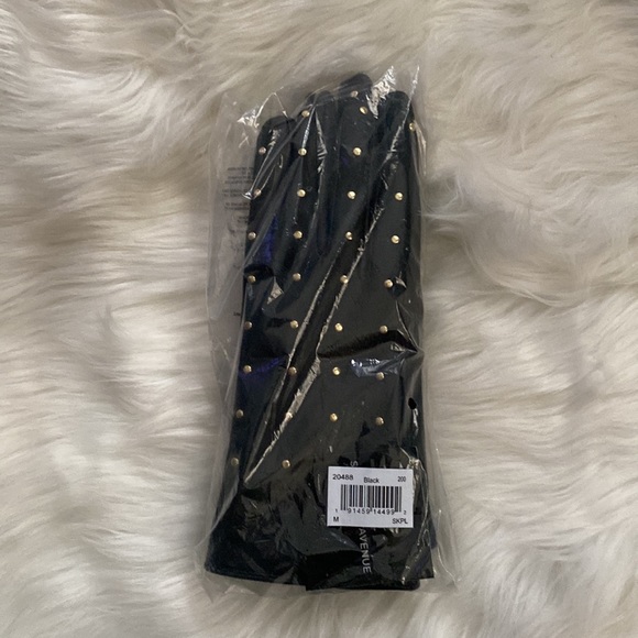 Saks Fifth Avenue women’s winter gloves - Picture 8 of 8